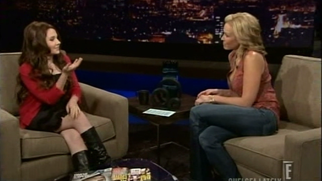 AbigailChelseaLately00043.png