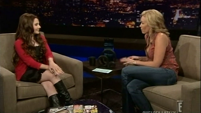 AbigailChelseaLately00060.png