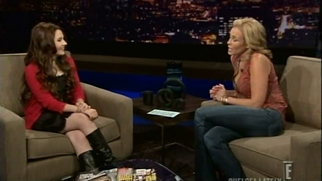 AbigailChelseaLately00064.png