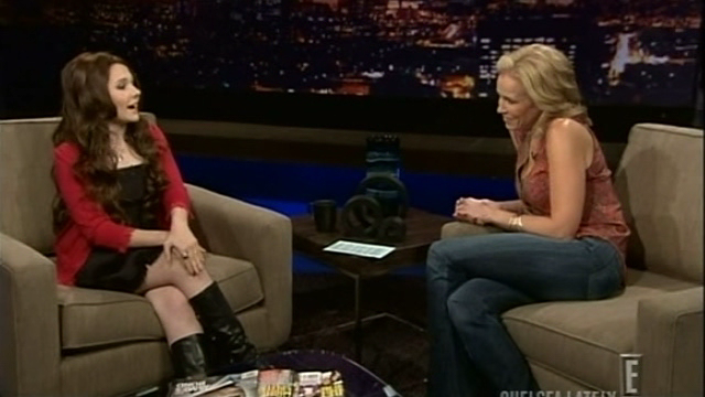 AbigailChelseaLately00105.png