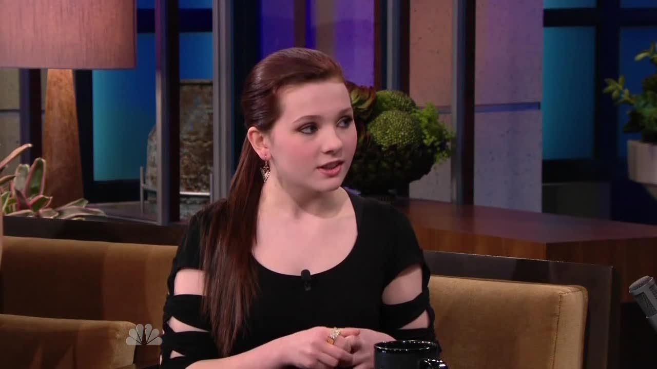 AbigailBreslinJayLeno232075.jpg