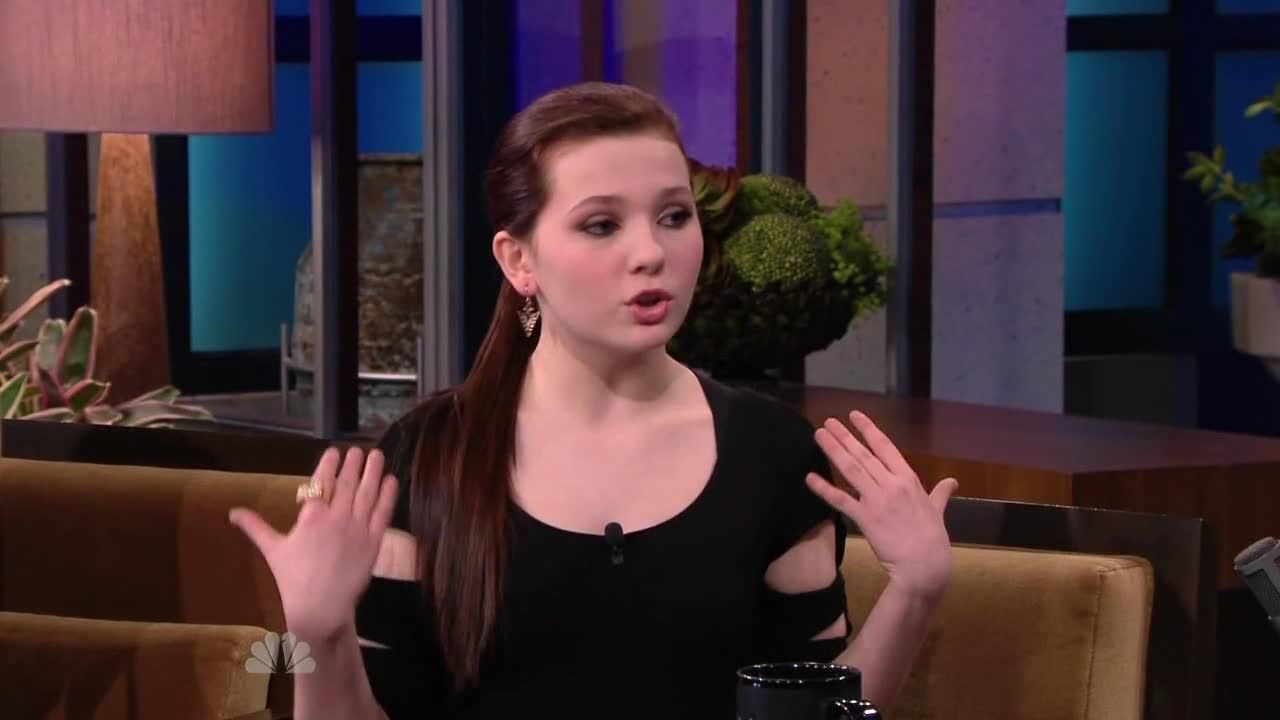 AbigailBreslinJayLeno232464.jpg