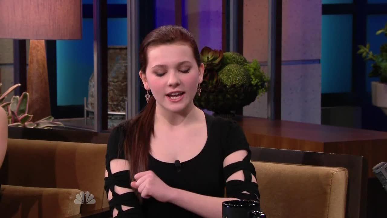AbigailBreslinJayLeno232822.jpg