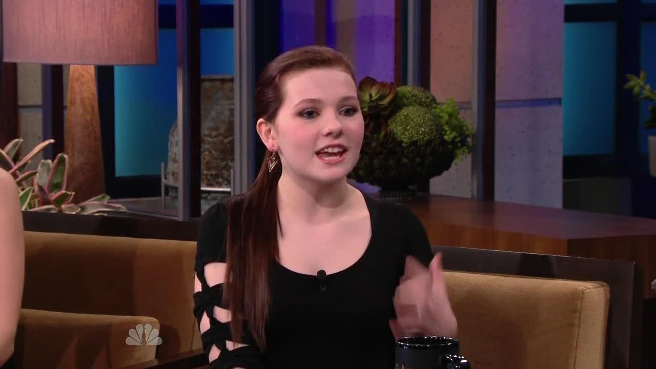 AbigailBreslinJayLeno234319.jpg