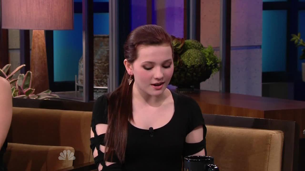 AbigailBreslinJayLeno234637.jpg