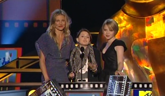 MSKCast-MTVAwardsPresenting00013.png