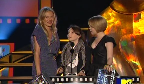 MSKCast-MTVAwardsPresenting00023.png