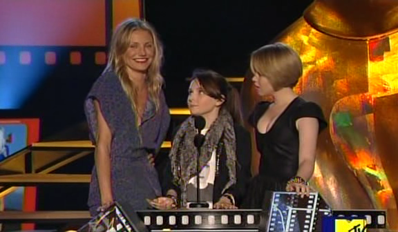 MSKCast-MTVAwardsPresenting00024.png