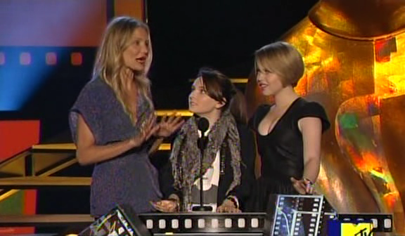MSKCast-MTVAwardsPresenting00027.png