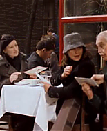 Filename=vlcsnap-238482.png
Filesize=277KiB
Dimensions=576x240
Date added=Jan 19, 2008 vlcsnap-238482.png