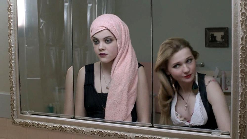 abigailbreslin-perfectsisters-00366.jpg