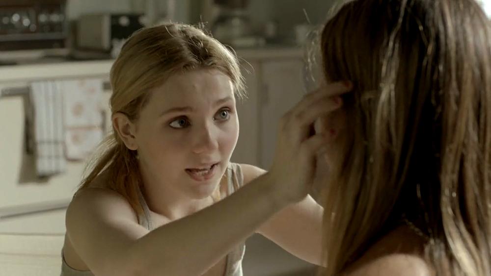 abigailbreslin-perfectsisters-00730.jpg