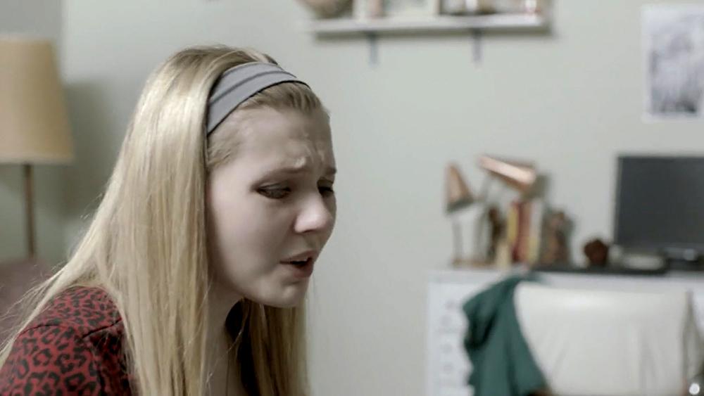 abigailbreslin-perfectsisters-02322.jpg