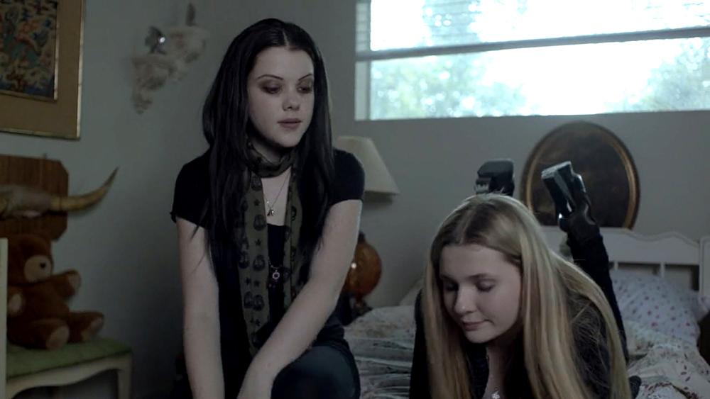 abigailbreslin-perfectsisters-02707.jpg