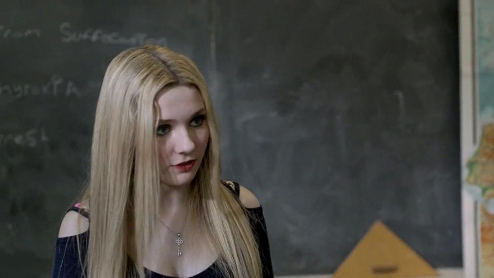 abigailbreslin-perfectsisters-02780.jpg