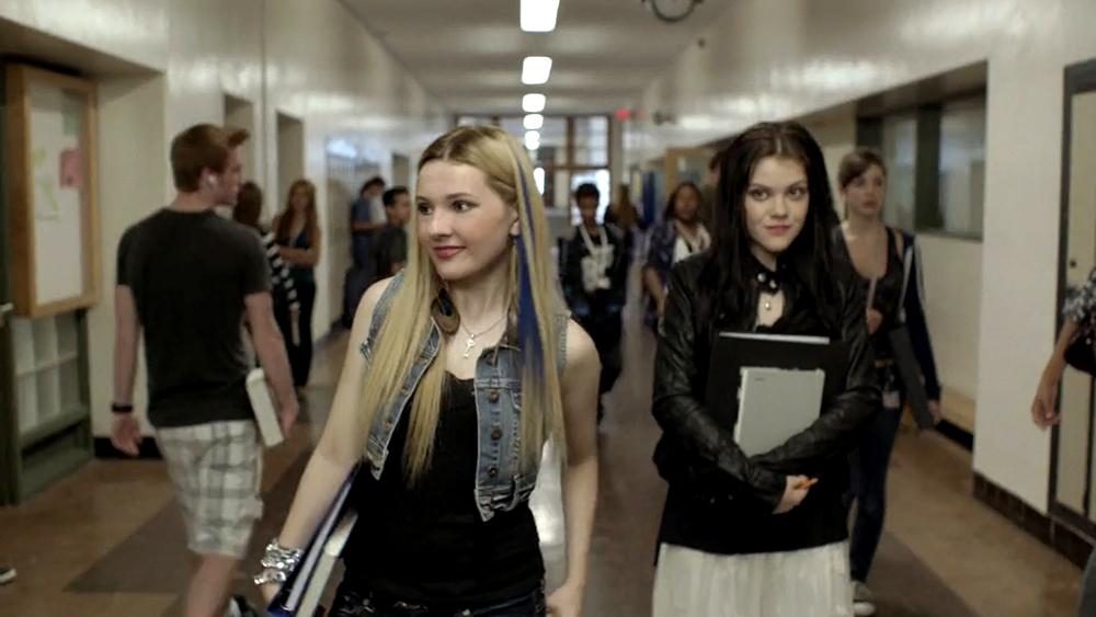abigailbreslin-perfectsisters-04096.jpg