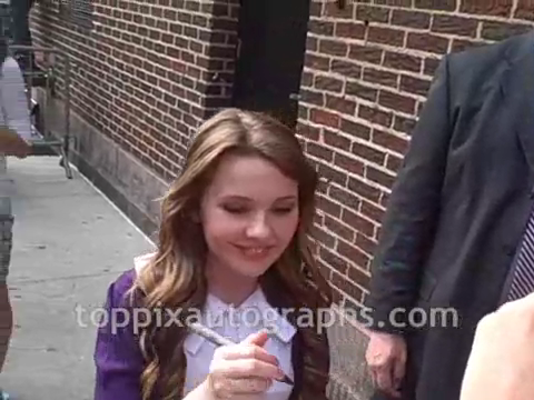 2008AutographsOutsideLetterman-00022.png
