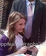 Filename=2008AutographsOutsideLetterman-00007.png
Filesize=354KiB
Dimensions=480x360
Date added=Jan 08, 2010 2008AutographsOutsideLetterman-00007.png