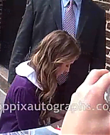 Filename=2008AutographsOutsideLetterman-00011.png
Filesize=333KiB
Dimensions=480x360
Date added=Jan 08, 2010 2008AutographsOutsideLetterman-00011.png