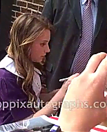 Filename=2008AutographsOutsideLetterman-00014.png
Filesize=350KiB
Dimensions=480x360
Date added=Jan 08, 2010 2008AutographsOutsideLetterman-00014.png
