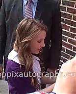 Filename=2008AutographsOutsideLetterman-00017.png
Filesize=329KiB
Dimensions=480x360
Date added=Jan 08, 2010 2008AutographsOutsideLetterman-00017.png