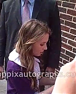 Filename=2008AutographsOutsideLetterman-00018.png
Filesize=354KiB
Dimensions=480x360
Date added=Jan 08, 2010 2008AutographsOutsideLetterman-00018.png