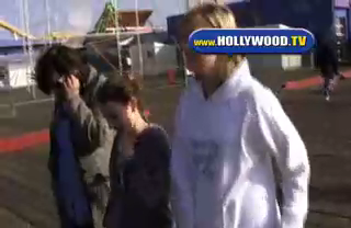 FilmingMSK-21May2009-00032.png FilmingMSK-21May2009-00032.png