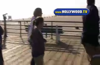 FilmingMSK-21May2009-00057.png FilmingMSK-21May2009-00057.png