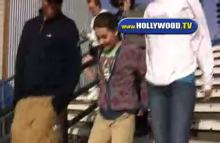 FilmingMSK-21May2009-00065.png FilmingMSK-21May2009-00065.png