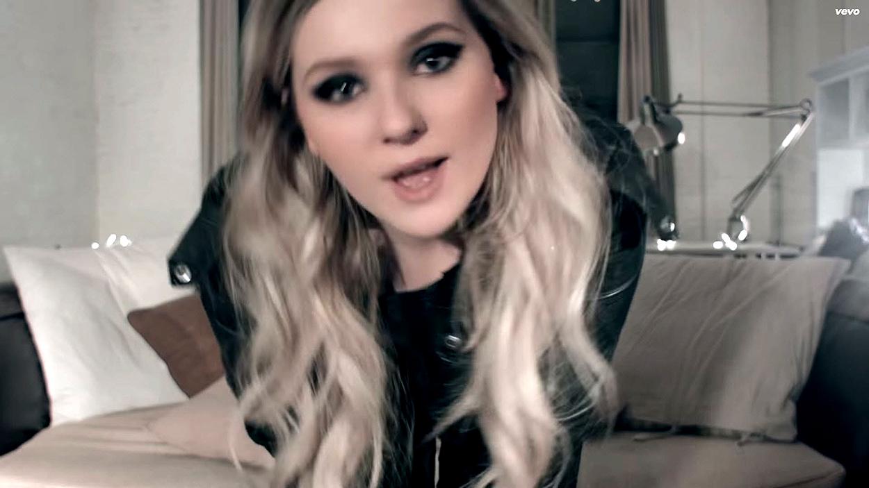 abigailbreslin-yousuck-00032.jpg abigailbreslin-yousuck-00032.jpg