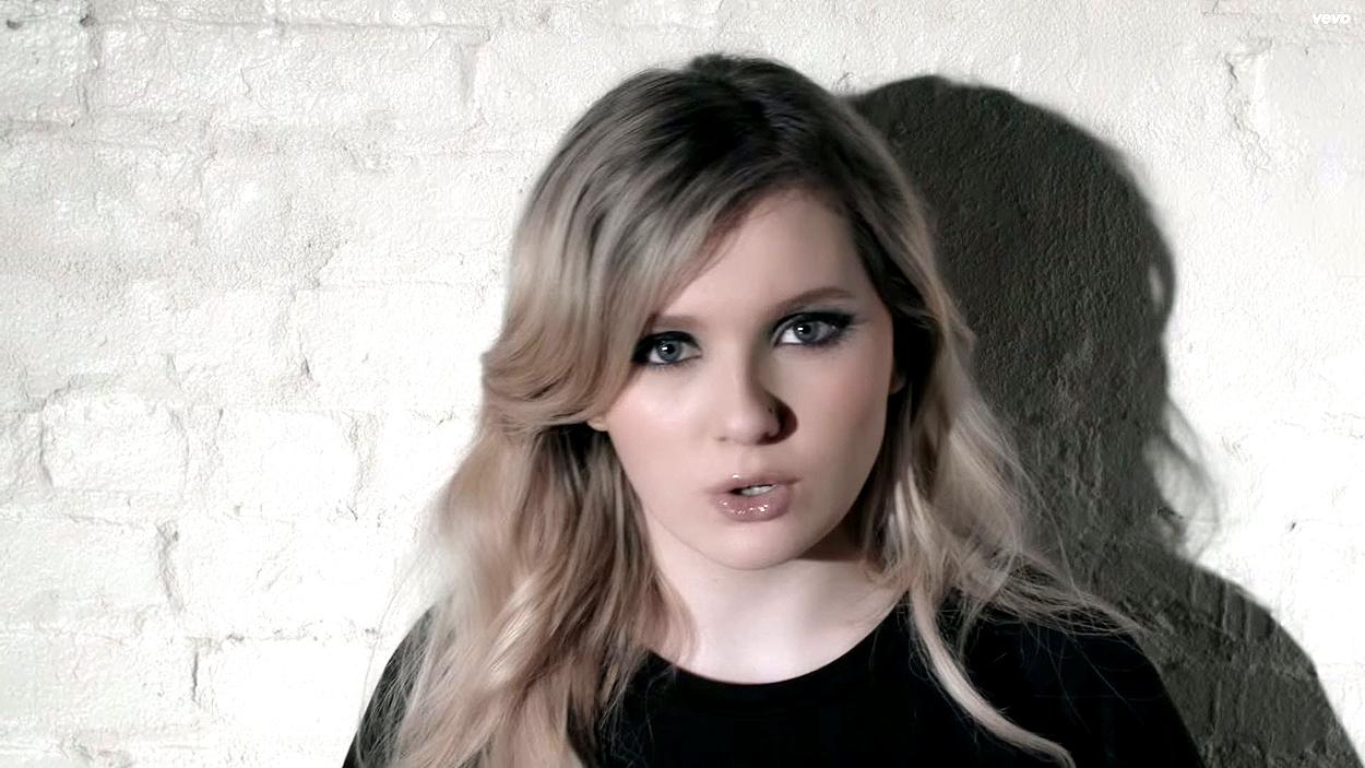 abigailbreslin-yousuck-00049.jpg abigailbreslin-yousuck-00049.jpg