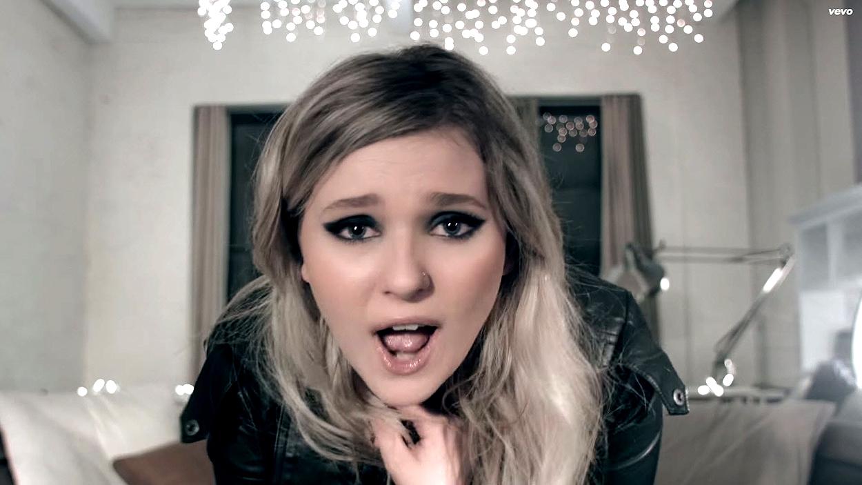 abigailbreslin-yousuck-00092.jpg abigailbreslin-yousuck-00092.jpg