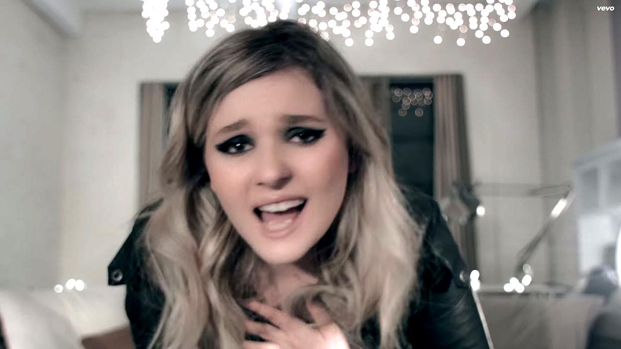 abigailbreslin-yousuck-00122.jpg