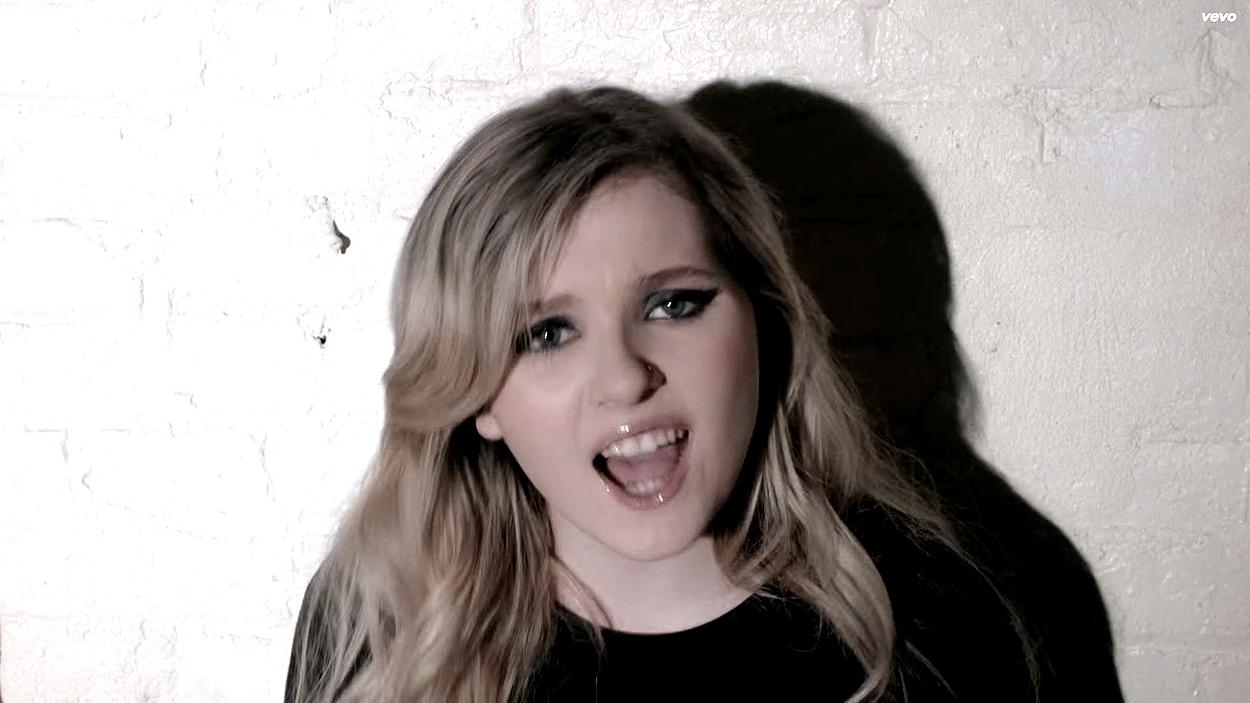 abigailbreslin-yousuck-00131.jpg