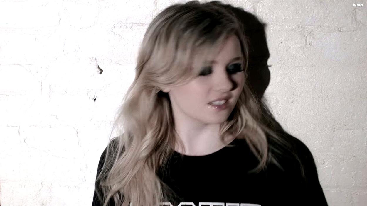 abigailbreslin-yousuck-00132.jpg