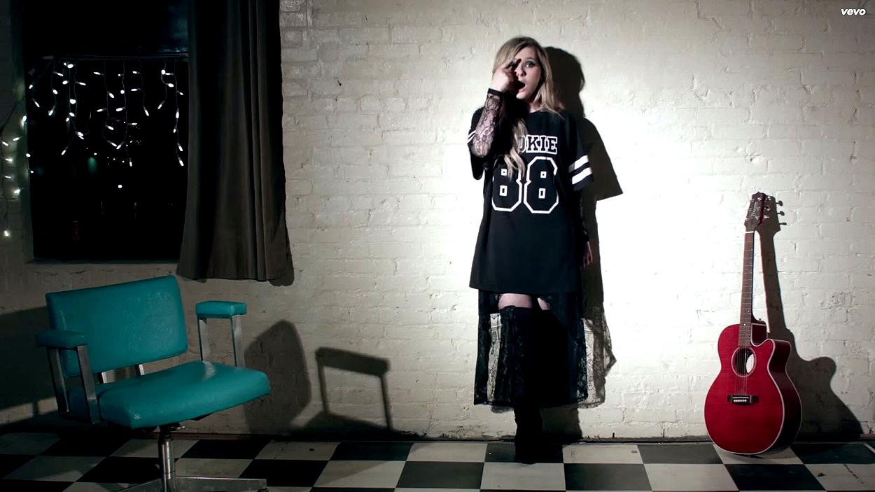 abigailbreslin-yousuck-00153.jpg