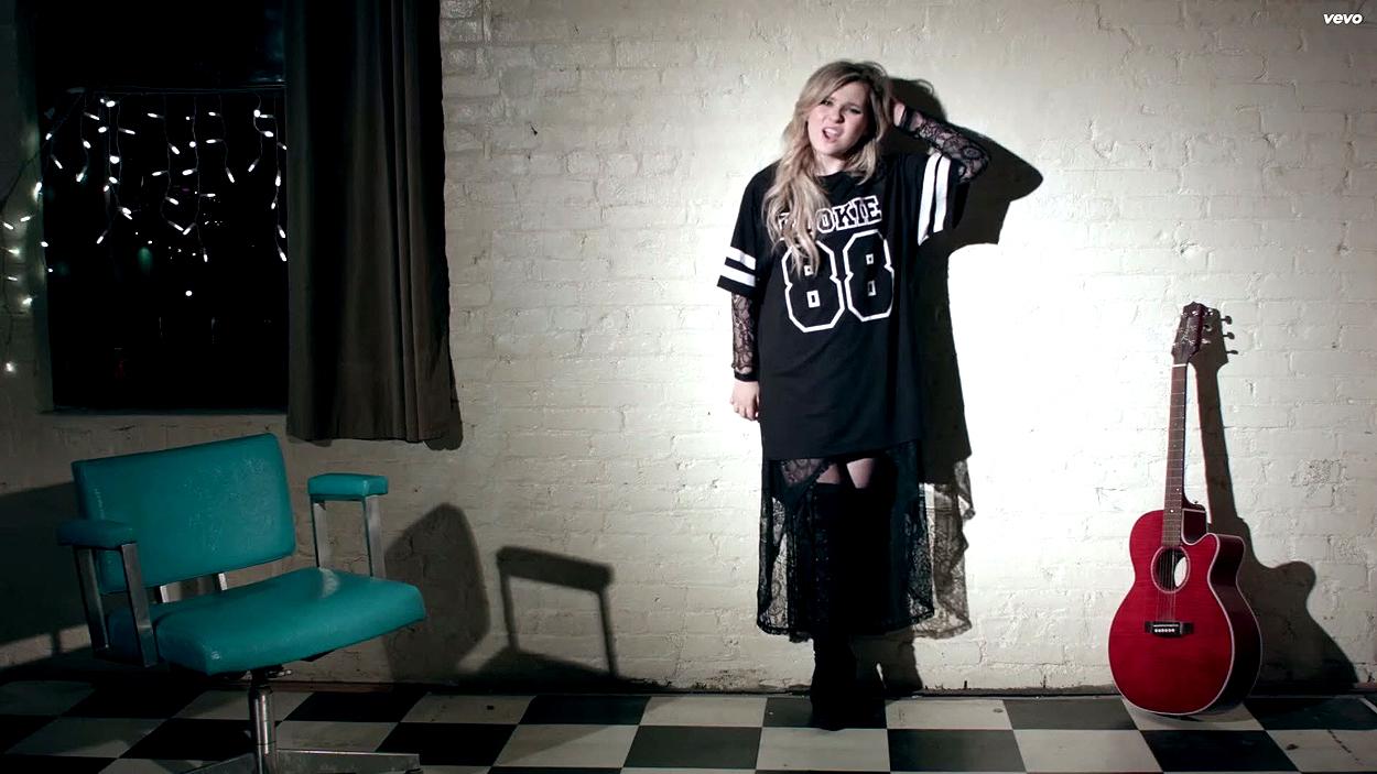 abigailbreslin-yousuck-00167.jpg abigailbreslin-yousuck-00167.jpg
