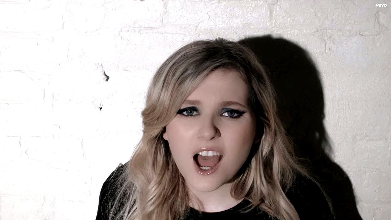 abigailbreslin-yousuck-00179.jpg abigailbreslin-yousuck-00179.jpg