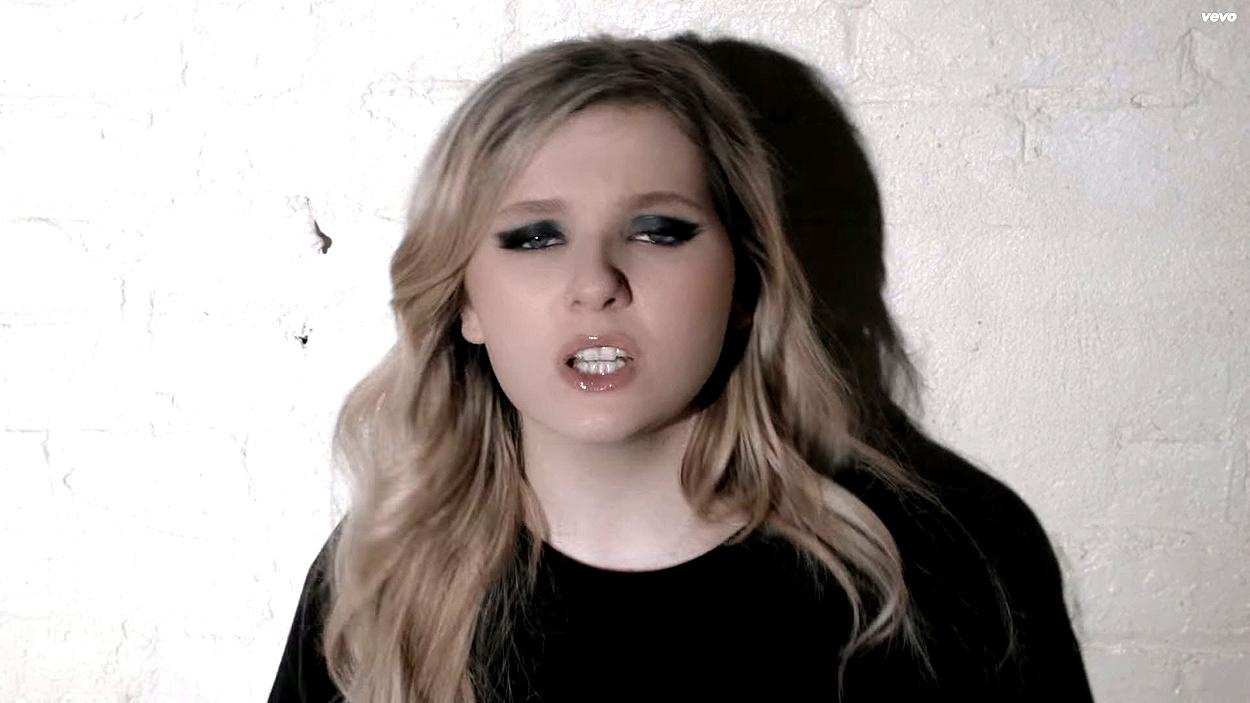 abigailbreslin-yousuck-00225.jpg abigailbreslin-yousuck-00225.jpg