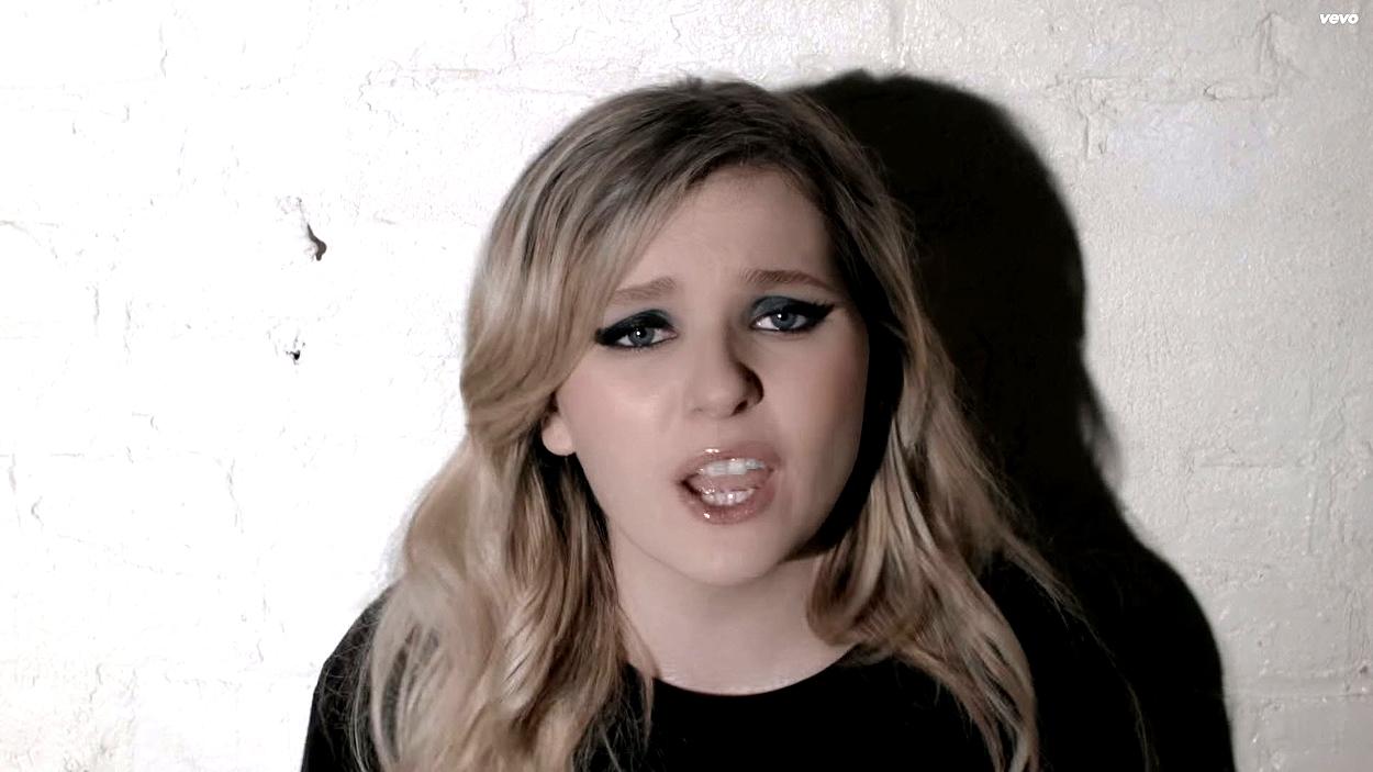 abigailbreslin-yousuck-00234.jpg abigailbreslin-yousuck-00234.jpg