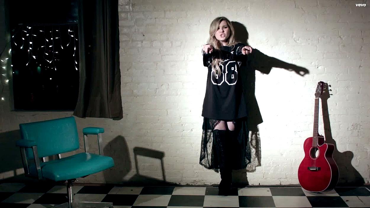 abigailbreslin-yousuck-00249.jpg abigailbreslin-yousuck-00249.jpg