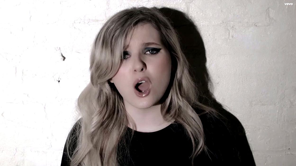 abigailbreslin-yousuck-00303.jpg abigailbreslin-yousuck-00303.jpg