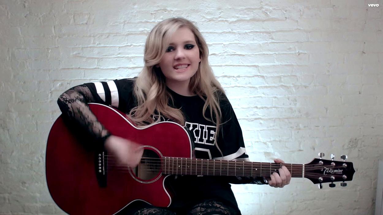 abigailbreslin-yousuck-00346.jpg abigailbreslin-yousuck-00346.jpg