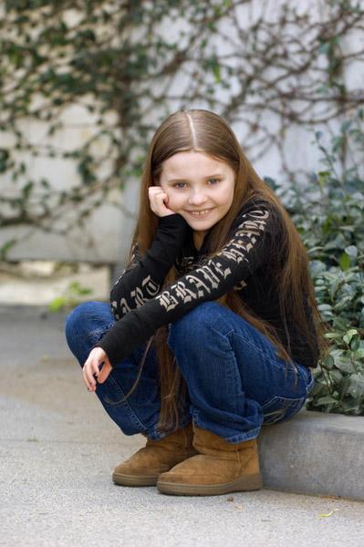 AbigailBreslin_ChrisPizzelloshoot010.jpg