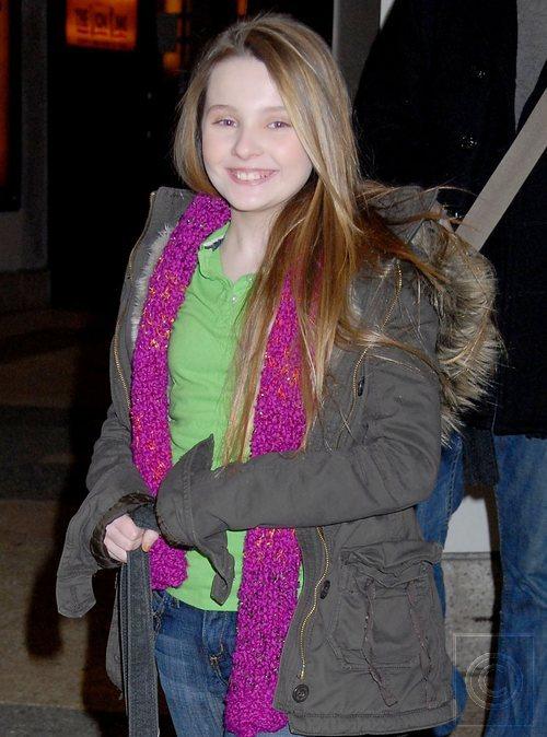 abigail_breslin_5089561.jpg