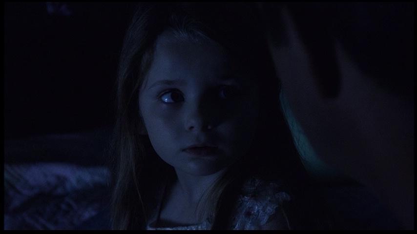 AbigailBreslin_Sigs126.jpg