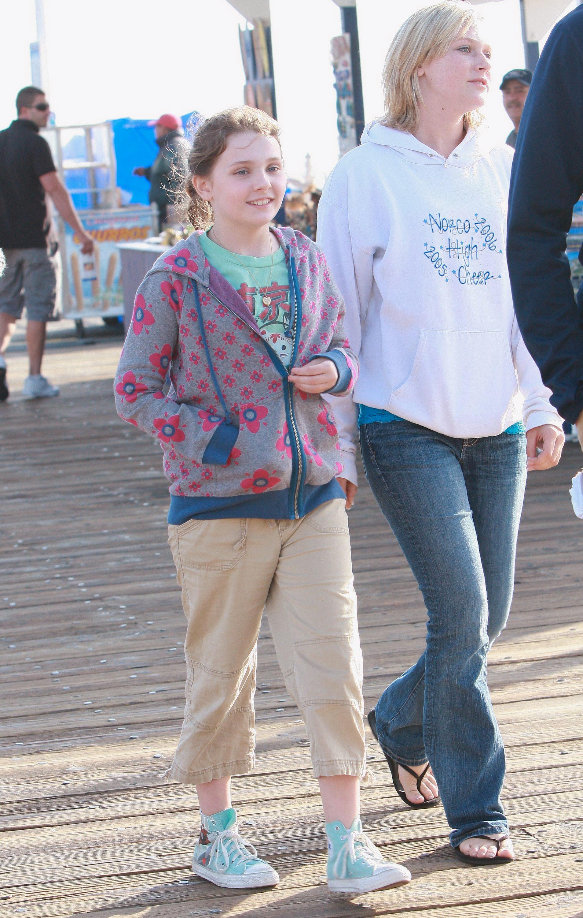 HQ - Thanks [url=http://www.totally-kay.org/]Esmee[/url]!
