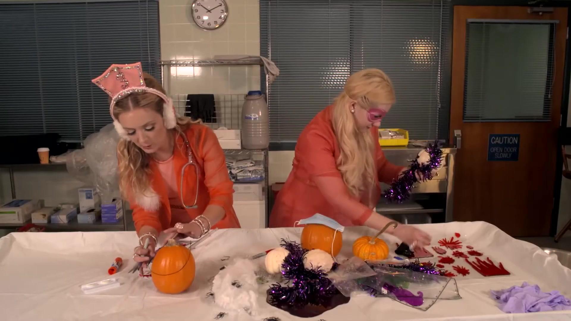 PumpkinDecoratingChanels_SQS2_130.jpg