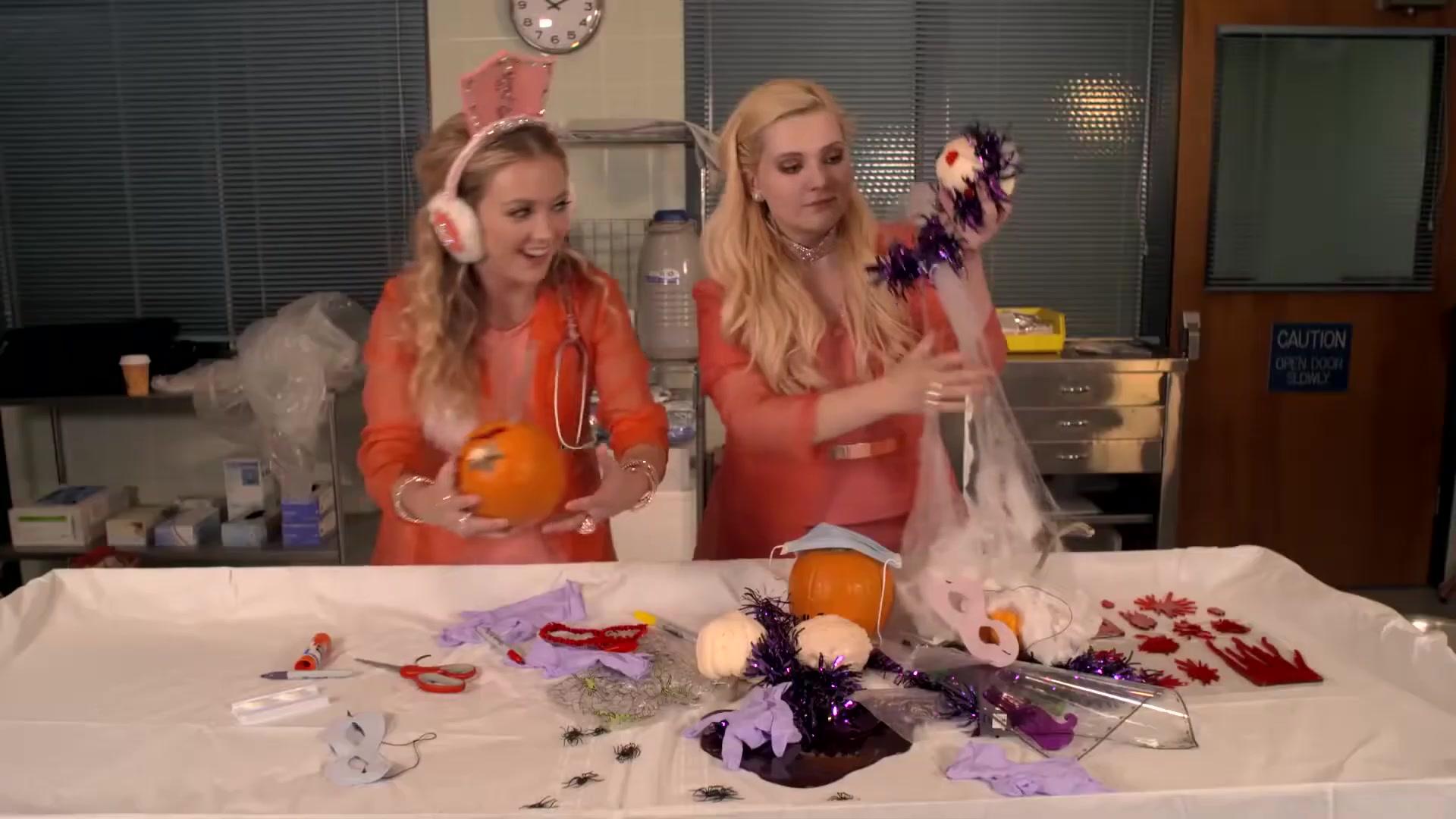 PumpkinDecoratingChanels_SQS2_210.jpg