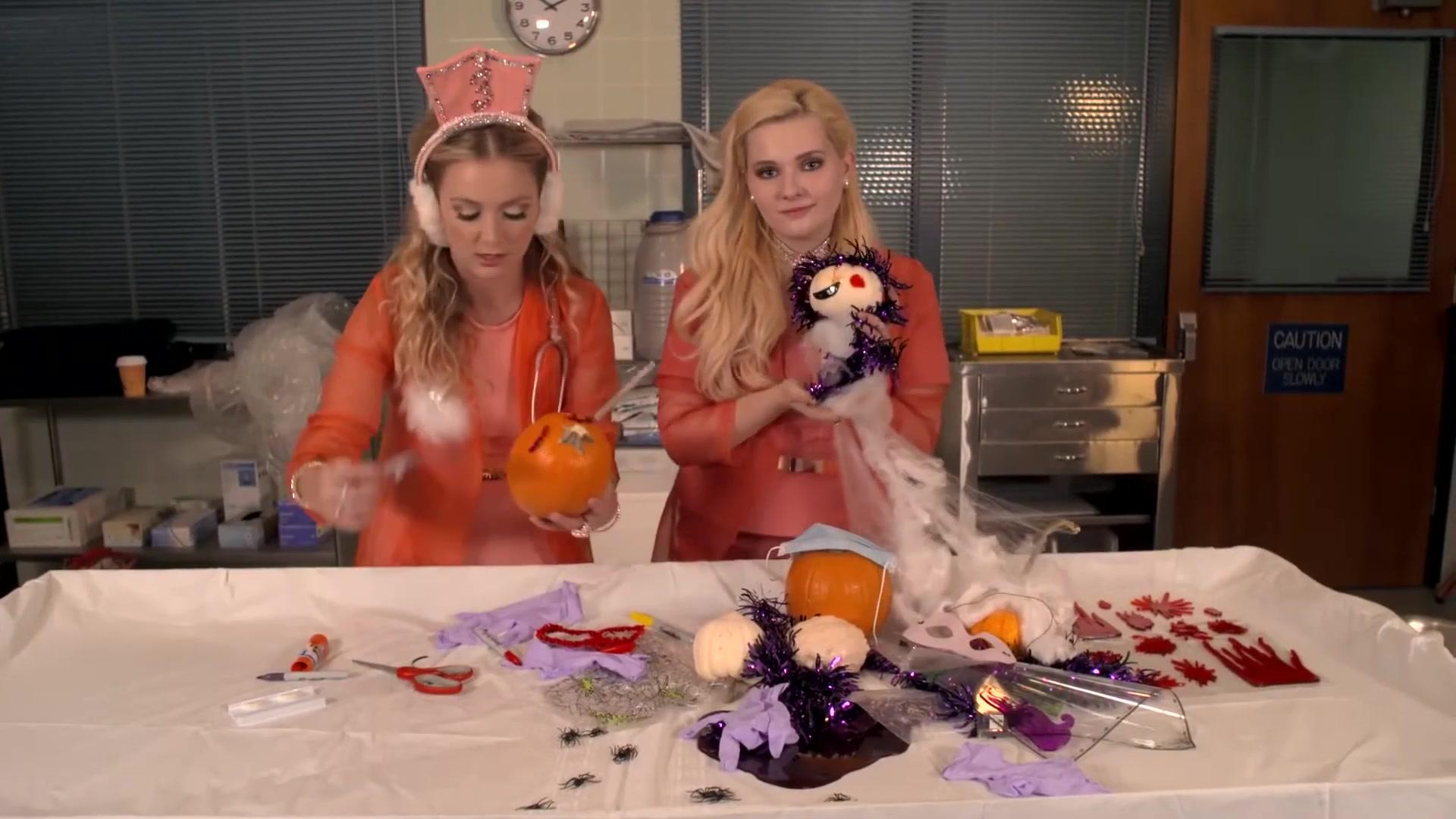 PumpkinDecoratingChanels_SQS2_214.jpg